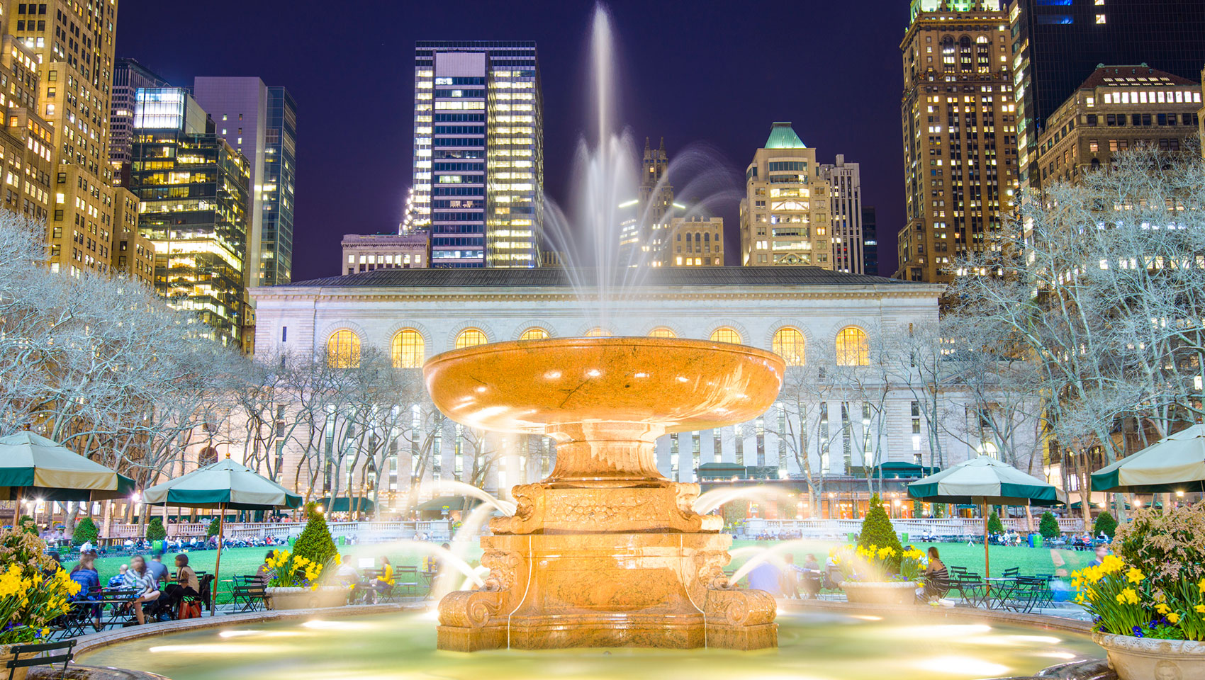 Fountain in Bryant Park at night