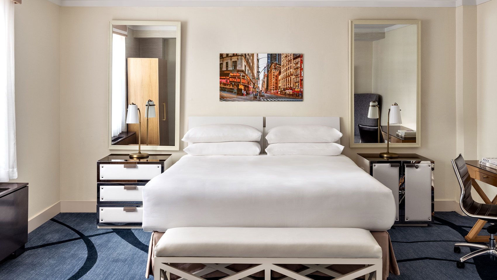 Hotel Guestroom King