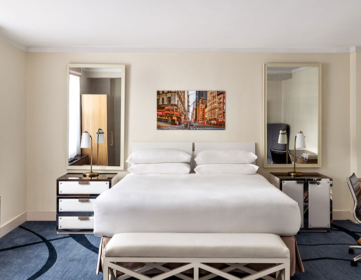 King Bed in Guestroom